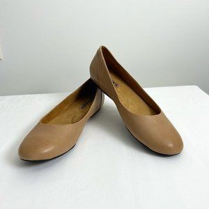 SoftWalk Sonoma Flats in Mocha